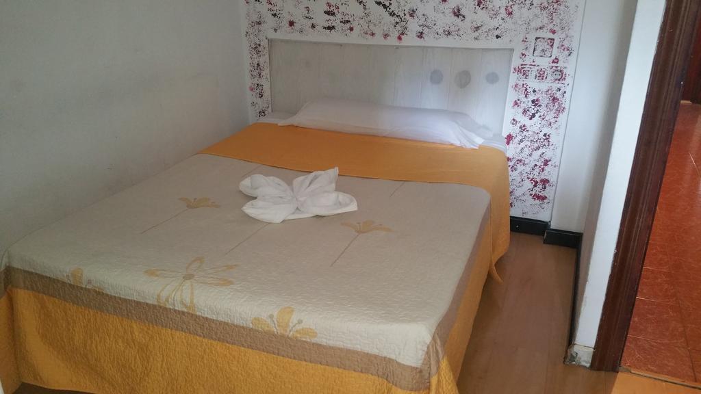 Hostal Lima Valladolid Kültér fotó